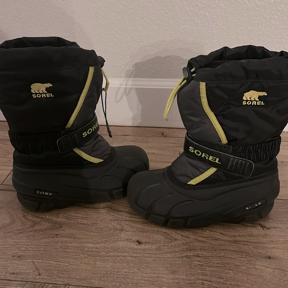 Sorel snow boots - Picture 2 of 4